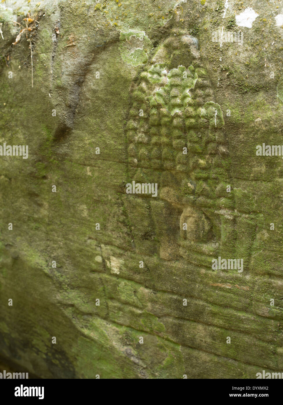 Kbal Spean tallas en el cauce del río al Noreste de Angkor. En Siem Reap, Camboya Foto de stock