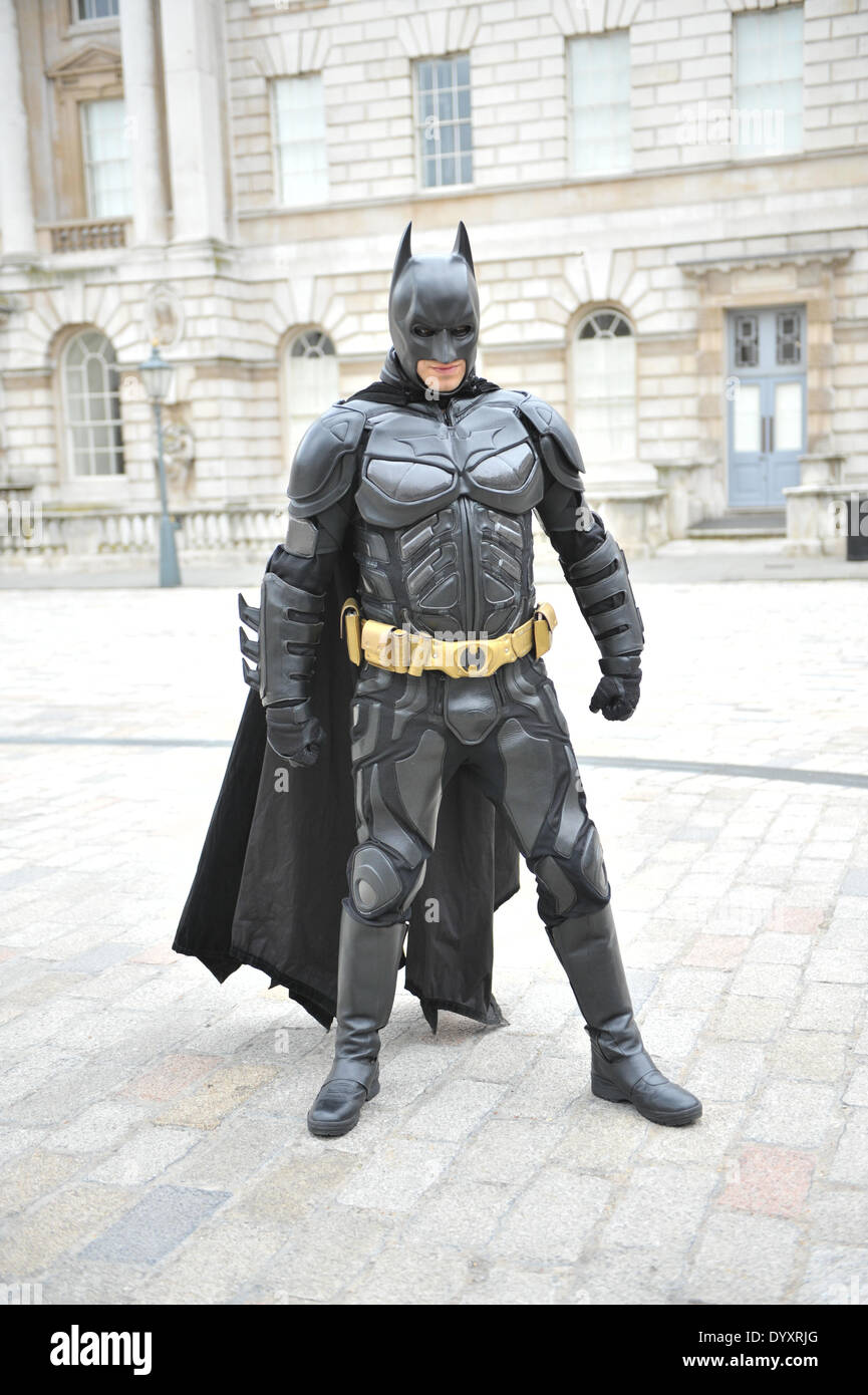 Traje de batman traje de batman fotografías e imágenes de alta resolución -  Alamy