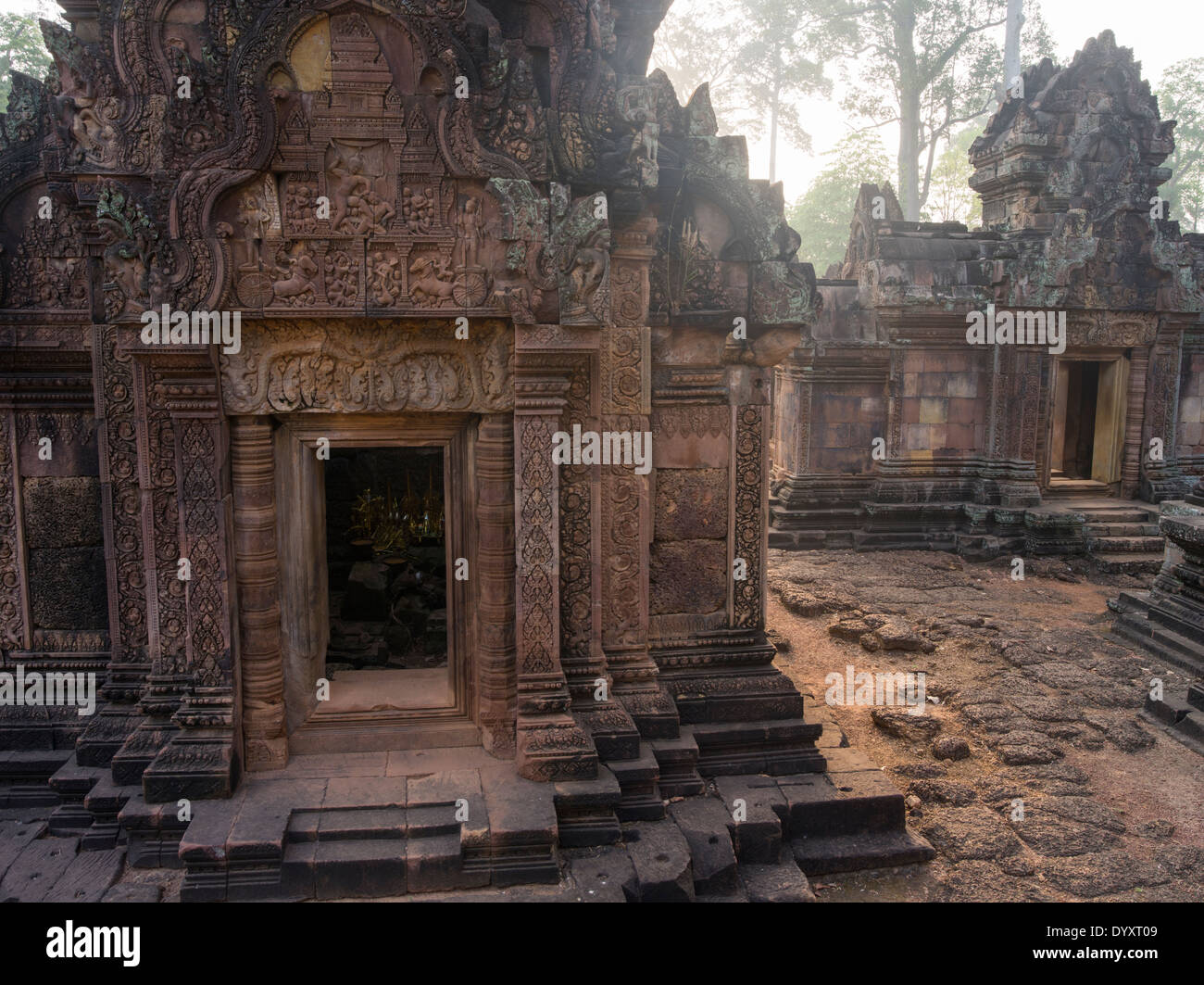 Banteay Srei templo hindú dedicado a Shiva. En Siem Reap, Camboya Foto de stock