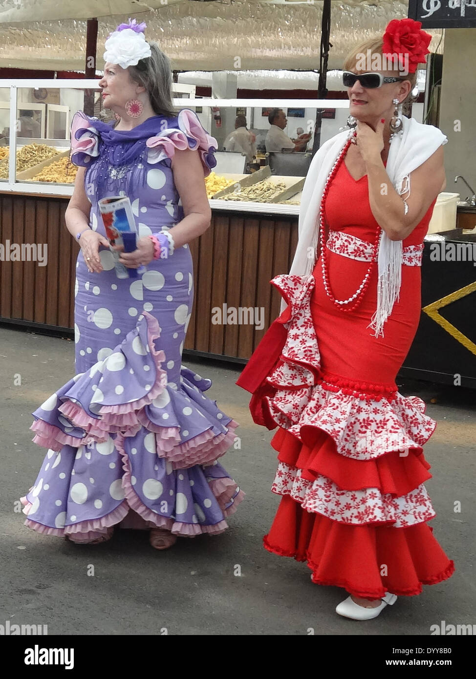 Vestido flamenco fotografías e imágenes de alta resolución - Página 2 -  Alamy