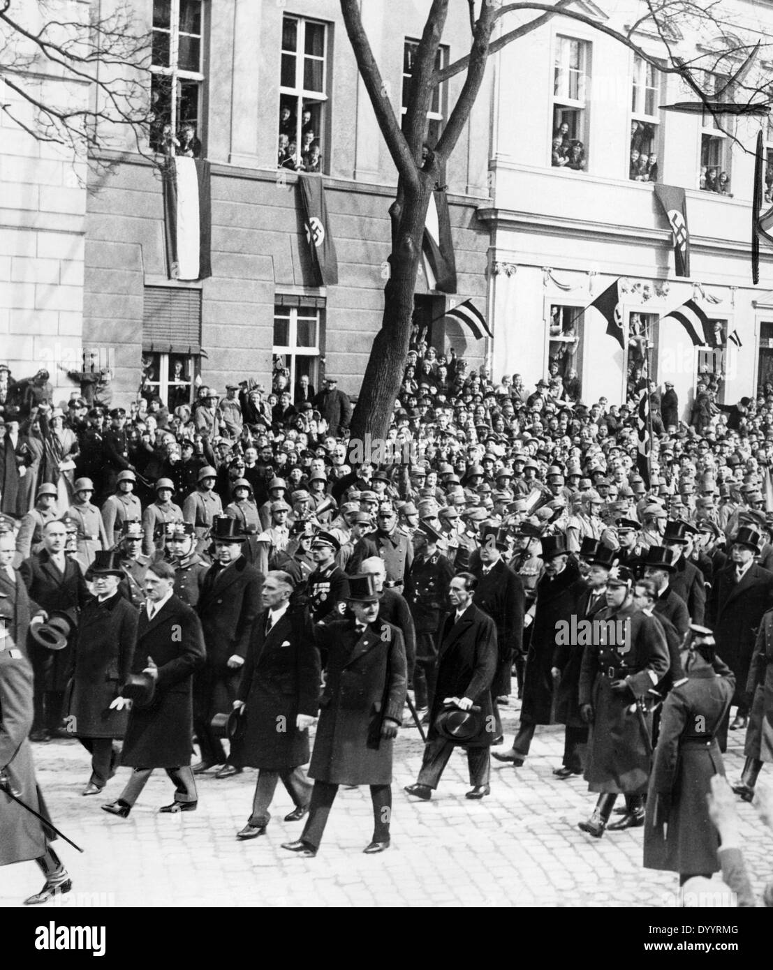 Reich canciller Hitler y Vicecanciller von Papen el día de Potsdam, 1933. Foto de stock