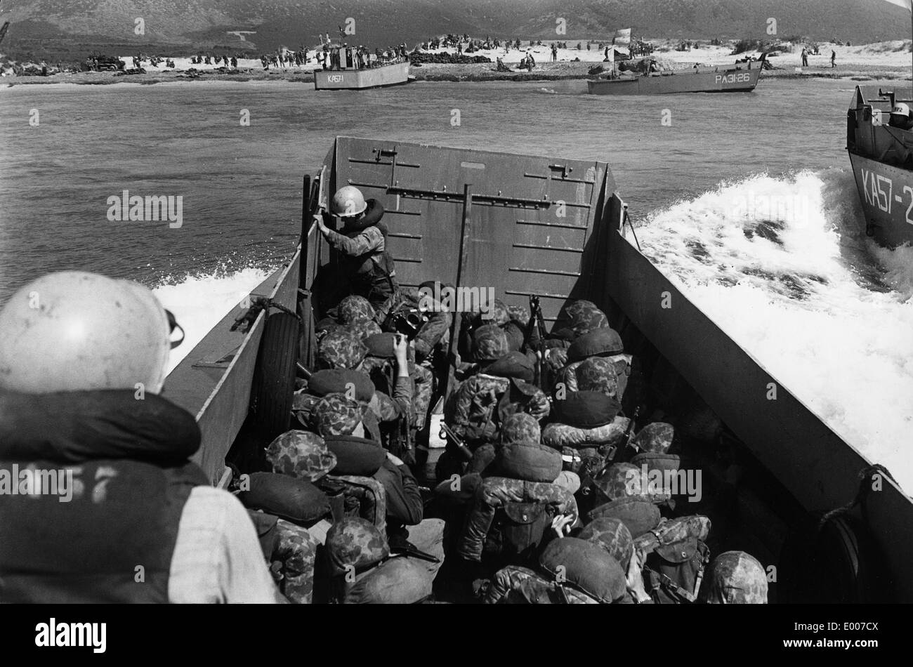 Marina y cuerpo de marines de estados unidos fotografías e imágenes de