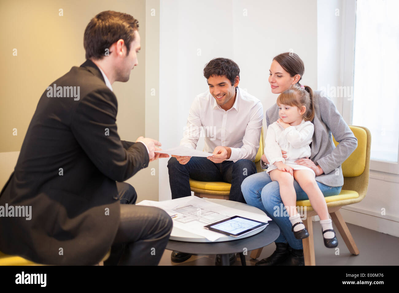 Par los niños casa asesor de inversiones Foto de stock