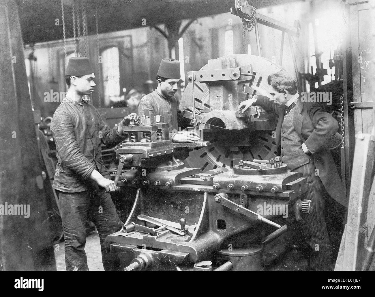 Trabajadores invitados turcos en la industria armamentista, 1917 Foto de stock