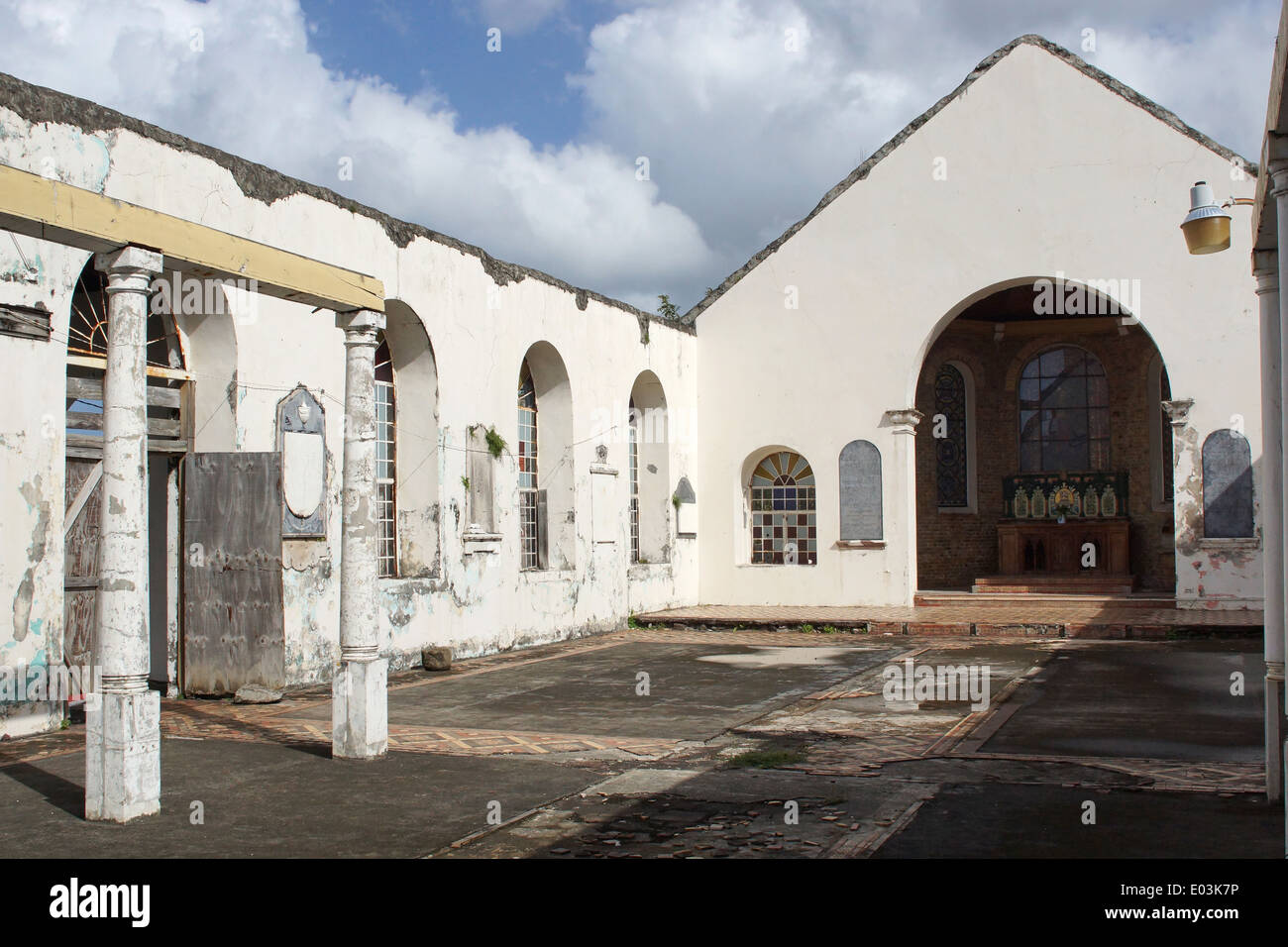 La ruina de la Iglesia Anglicana de Saint Georges. La iglesia fue destruida durante el huracán Iván. Granada, Caribe. Foto de stock