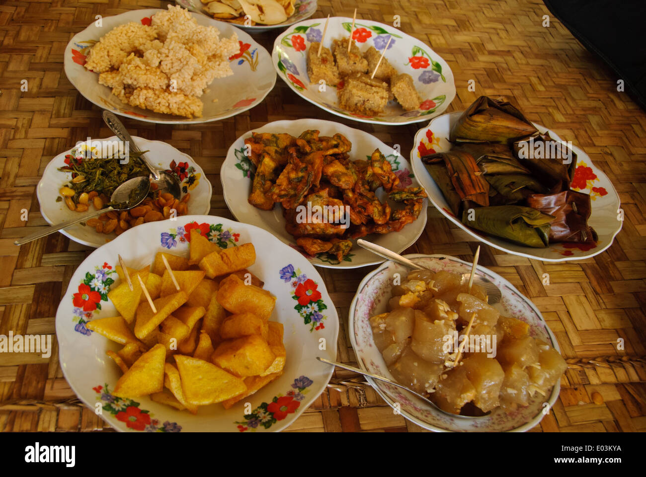 Shan de Birmania y comida local. Foto de stock