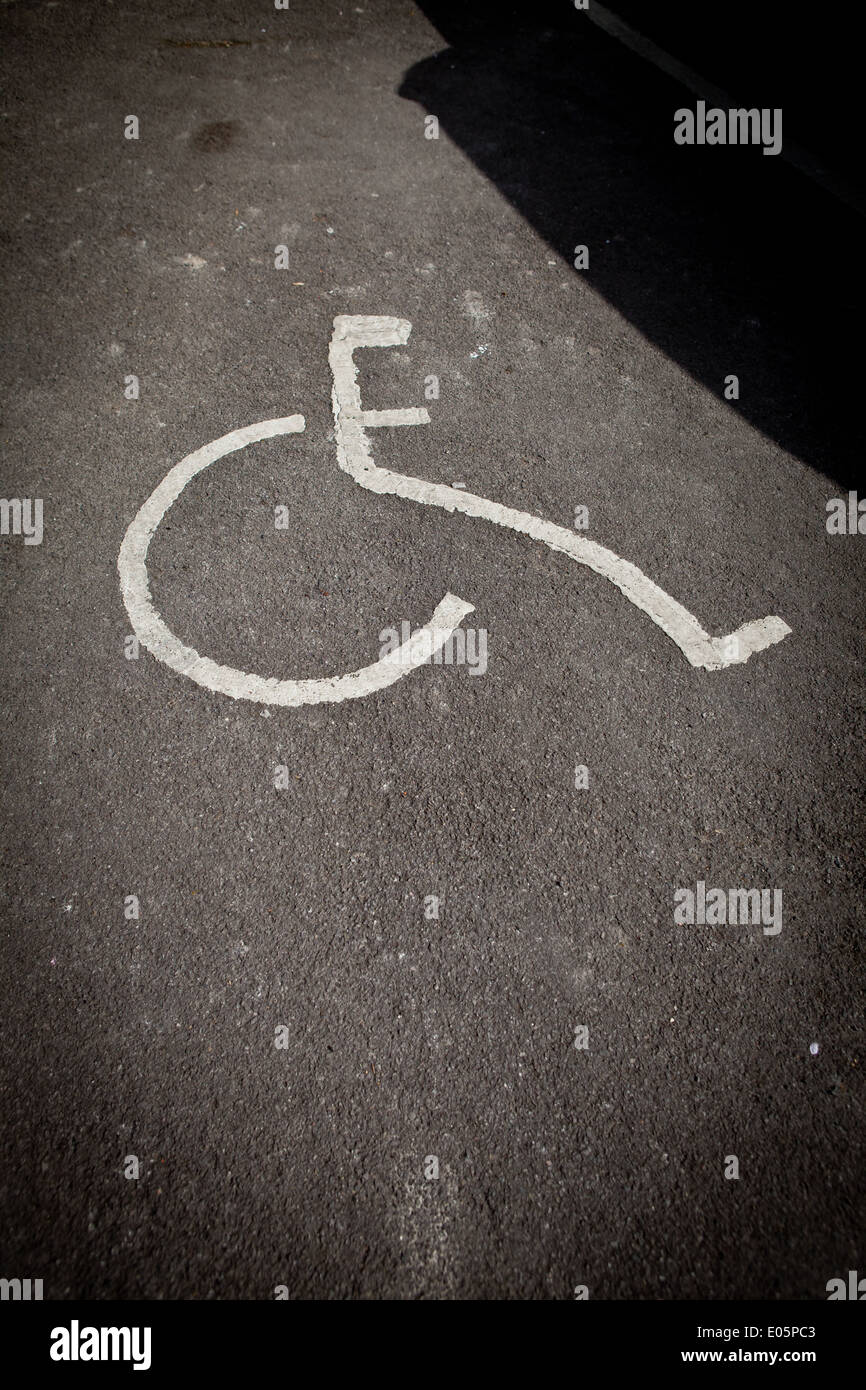 Cajon de estacionamiento discapacidad fotografías e imágenes de alta