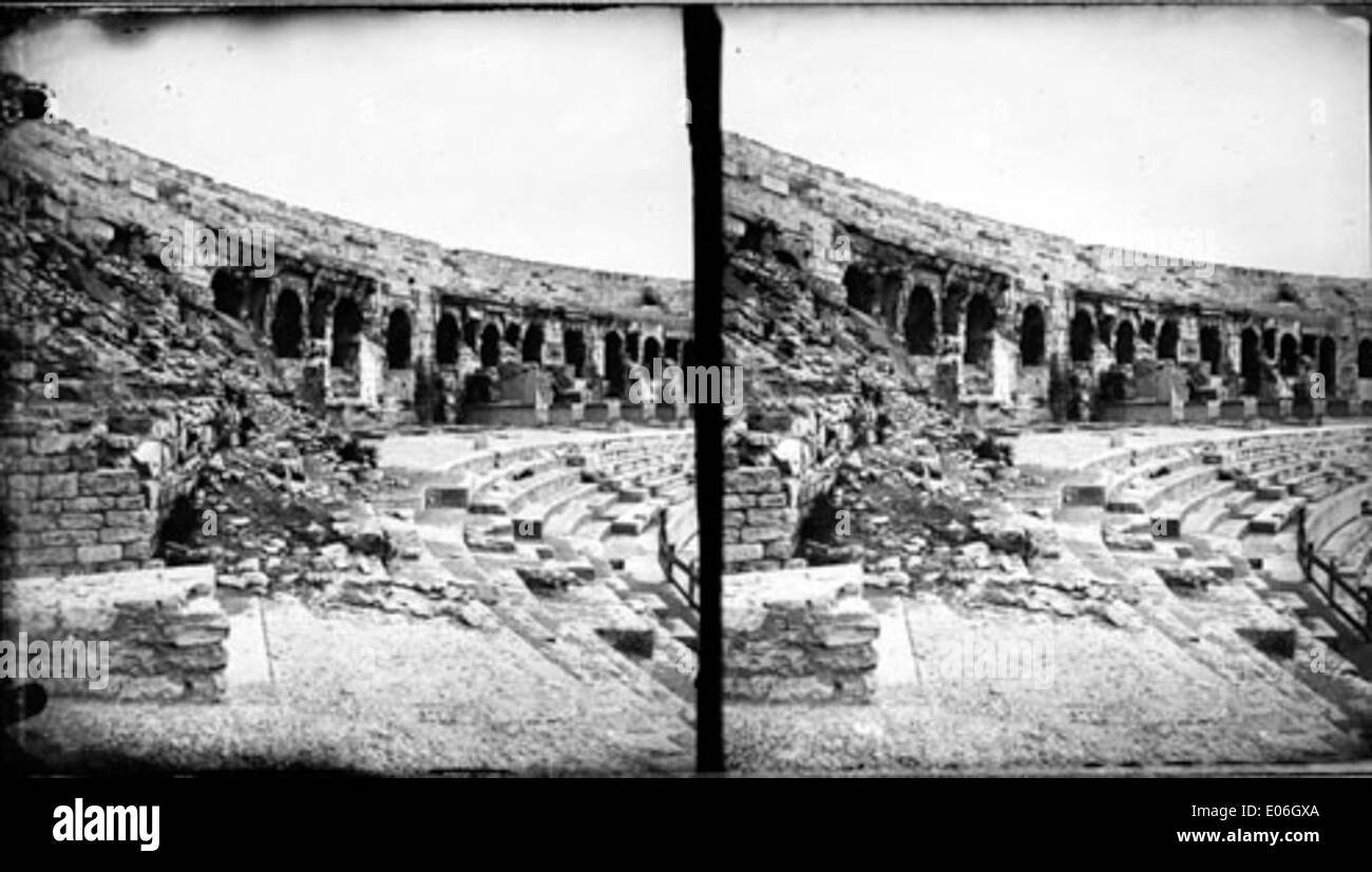 Intérieur des Arènes de Nîmes, Foto de stock