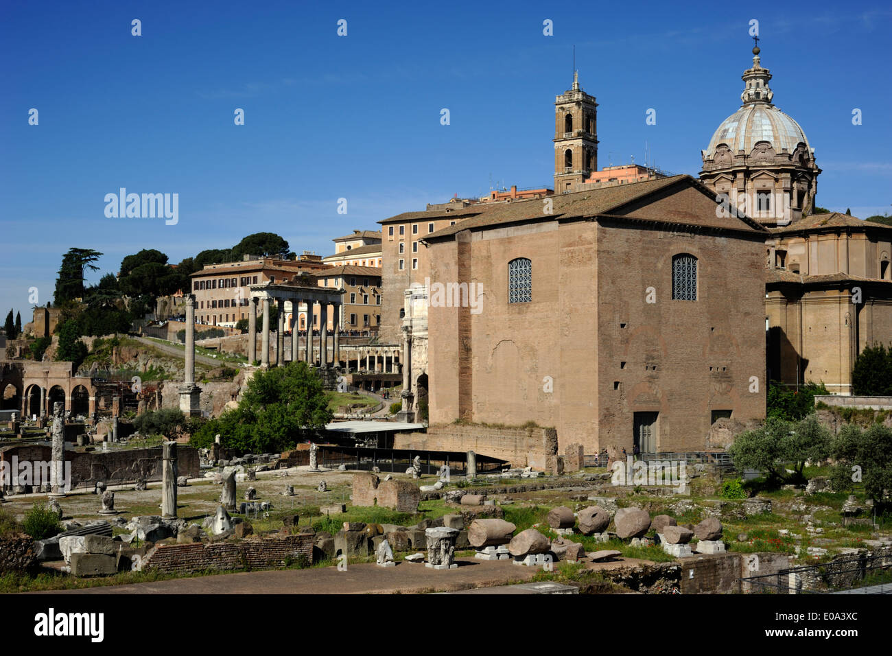 Italia, Roma, Foro Romano, Edificio Curia Julia, Antiguo senado romano Foto de stock