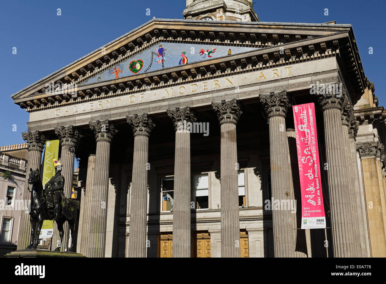 Galería de Arte moderno de Glasgow, fachada en la Plaza del Palacio Real / Calle Queen en el centro de la ciudad, Escocia, Reino Unido Foto de stock