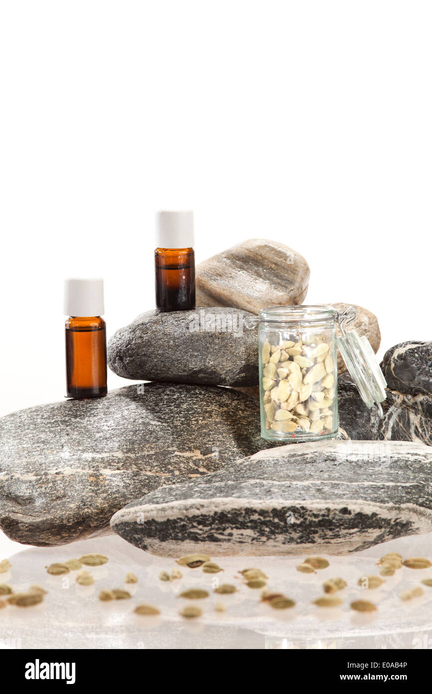 Aceite esencial de especias para uso en la aromaterapia Foto de stock