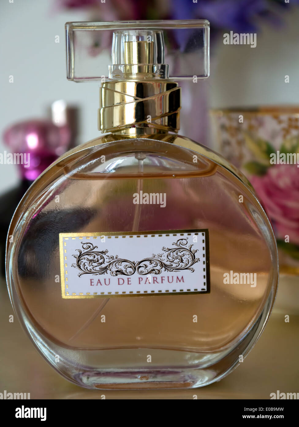 Perfume aromático fotografías e imágenes de alta resolución - Página 6 -  Alamy