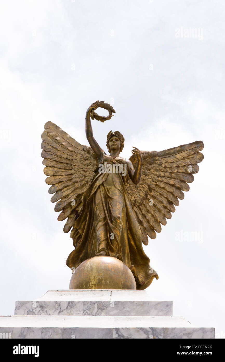 Escultura bronce de la diosa stock - Alamy