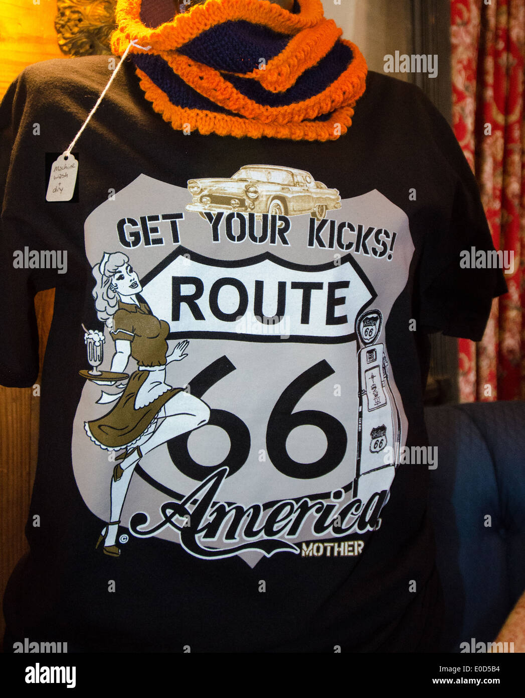 Ruta 66 Camiseta en la ruta 66 Hall of Fame and Museum en Pontiac, Illinois, una ciudad a lo largo de la ruta 66. Foto de stock