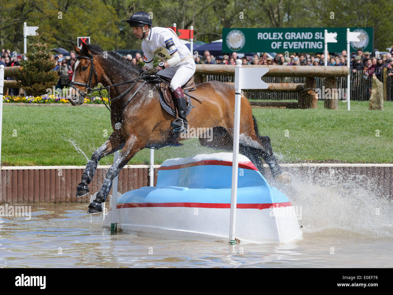 Badminton House, Gloucestershire, el 10 de mayo de 2014. Harry Meade y salvaje LONE - fase de Cross Country, Mitsubishi Motors Badminton Horse Trials. Crédito: Nico Morgan/Alamy Live News Foto de stock