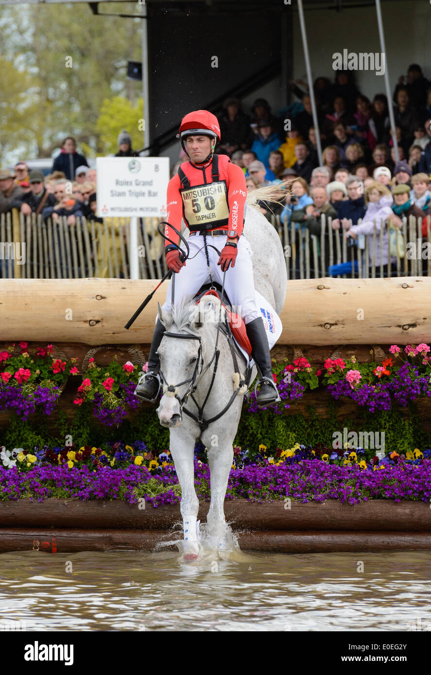 Badminton House, Gloucestershire, el 10 de mayo de 2014. Pablo Tapner y KILRONAN - fase de Cross Country, Mitsubishi Motors Badminton Horse Trials. Crédito: Nico Morgan/Alamy Live News Foto de stock