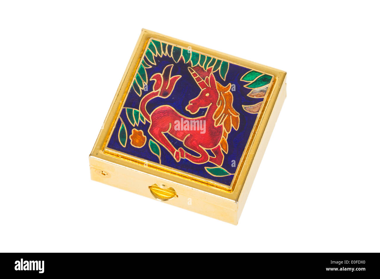 Antigua caja de oro pequeño utilizado para joyería, aislado en blanco Foto de stock