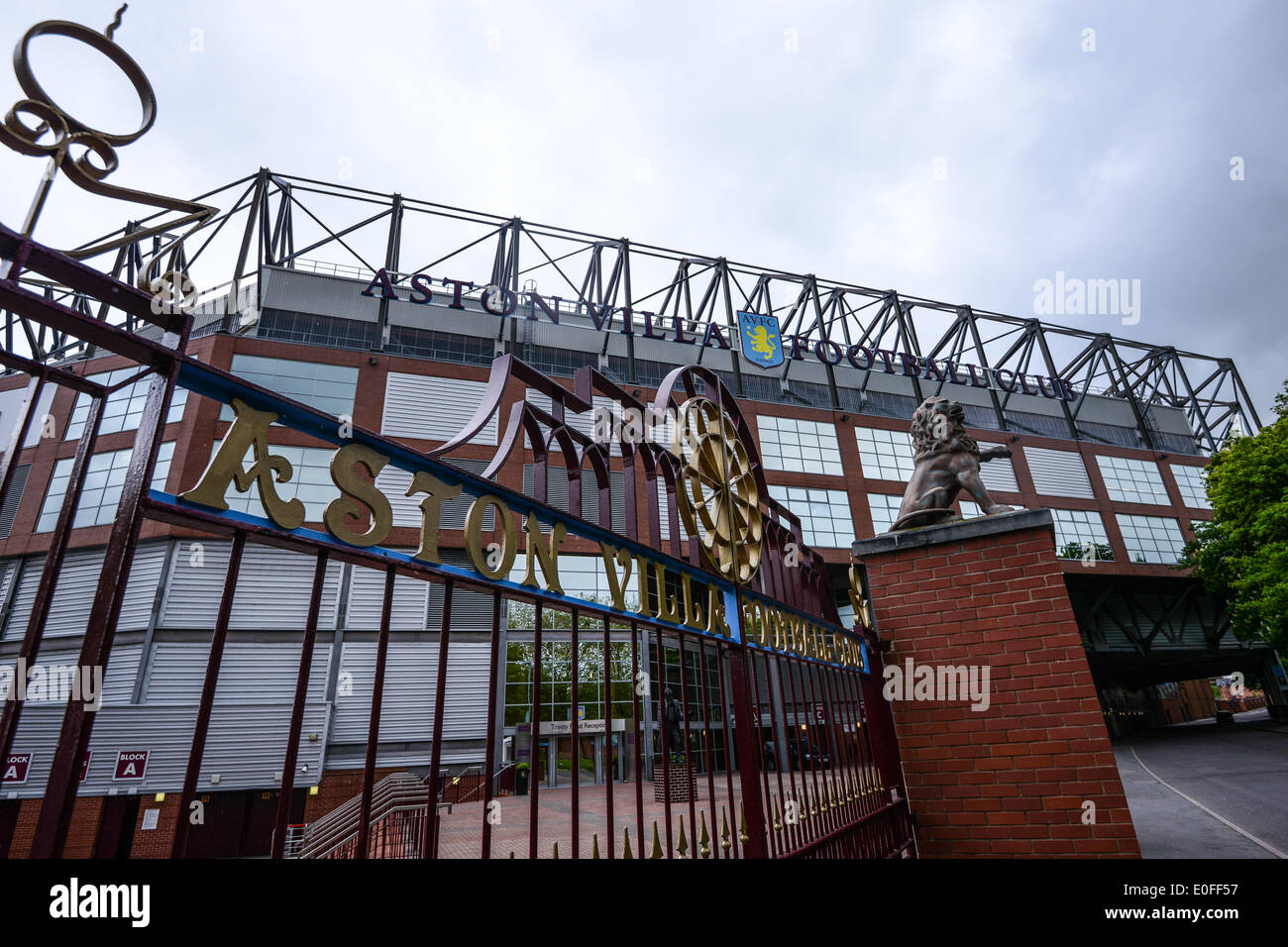 Aston Villa Football Club, Aston, Birmingham, Reino Unido. . 12 de mayo de 2014. El club ha sido puesta en venta por el propietario actual. Crédito: Jamie Gris/Alamy Live News Foto de stock