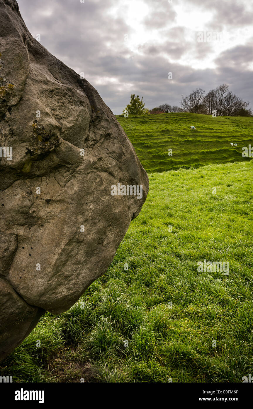Círculo de piedra de Avebury neolítico y monumento henge, Wiltshire, UK Foto de stock