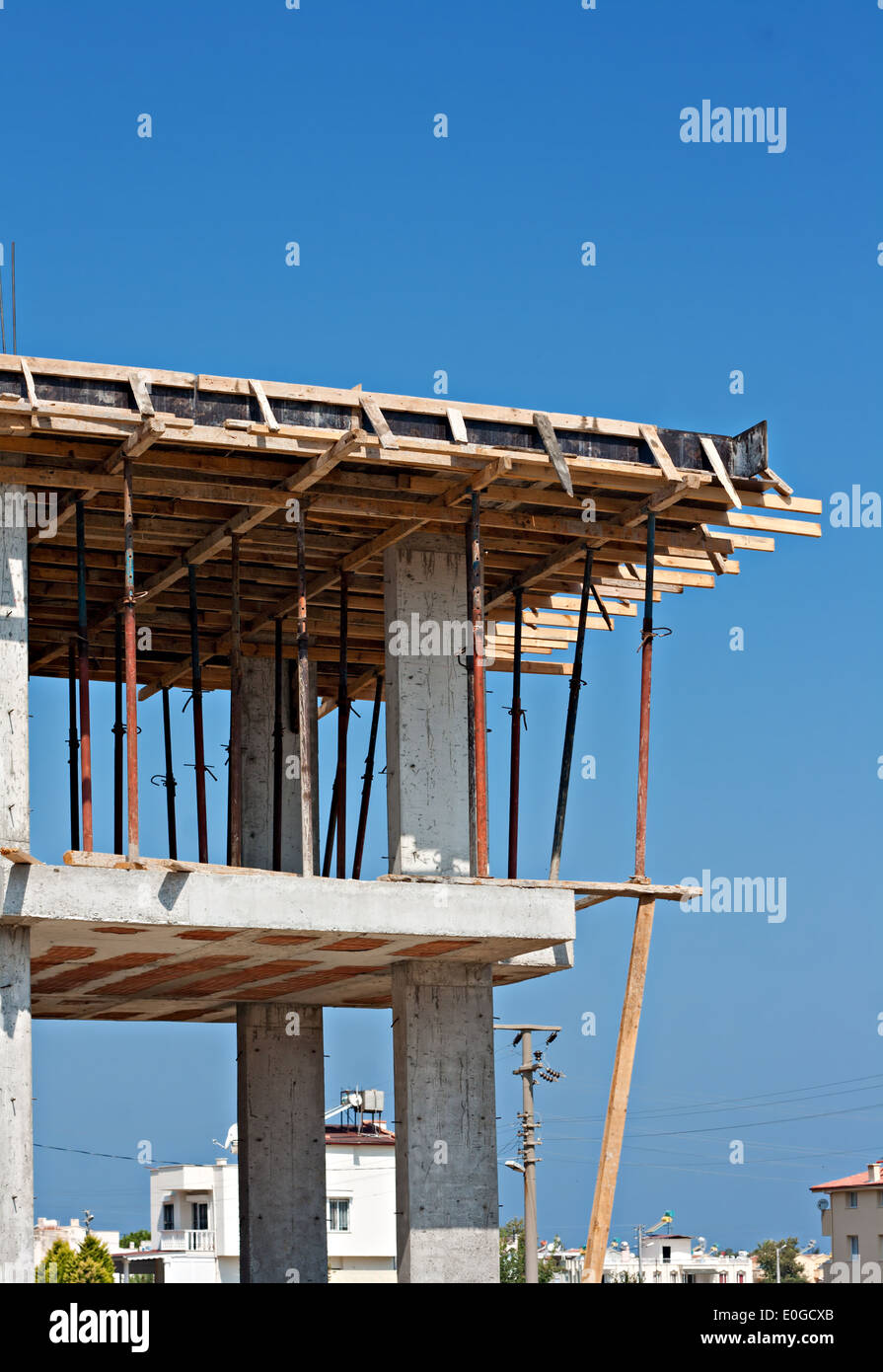 Formulario de encofrados de hormigón en obra en construcción Foto de stock