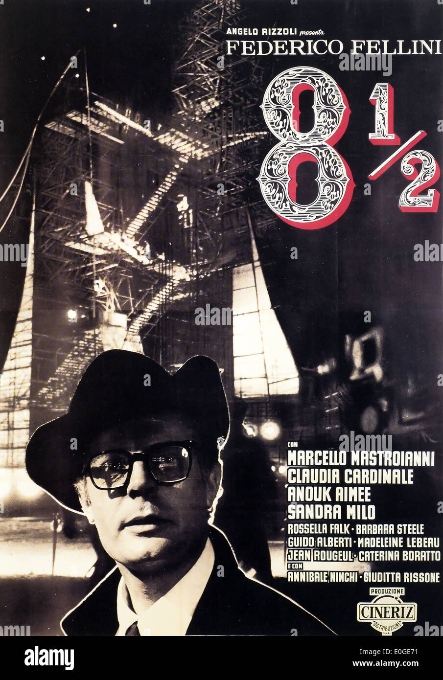 8 1/2 - Frederico Fellini - Póster de la película original en italiano Foto de stock