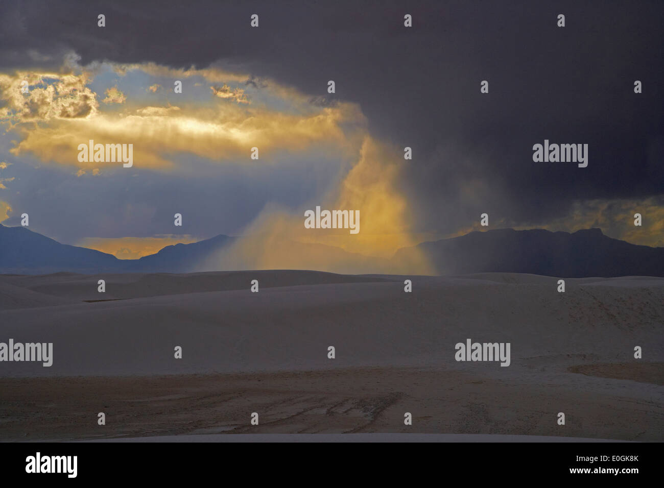 Cloud, Monumento Nacional White Sands, Nuevo México, Estados Unidos, América Foto de stock