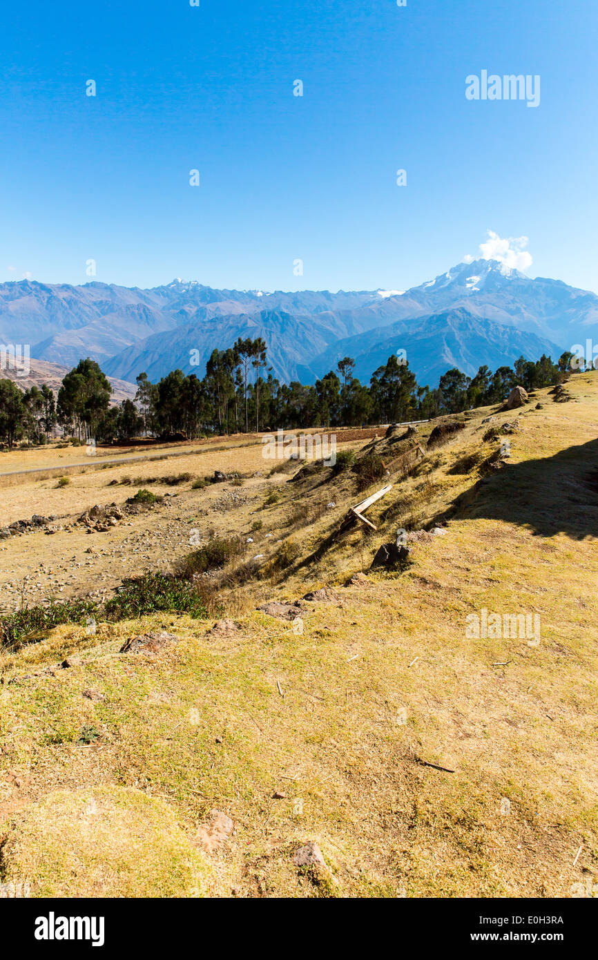 Perú ruinas incas de Ollantaytambo y Urubamba sitio arqueológico en