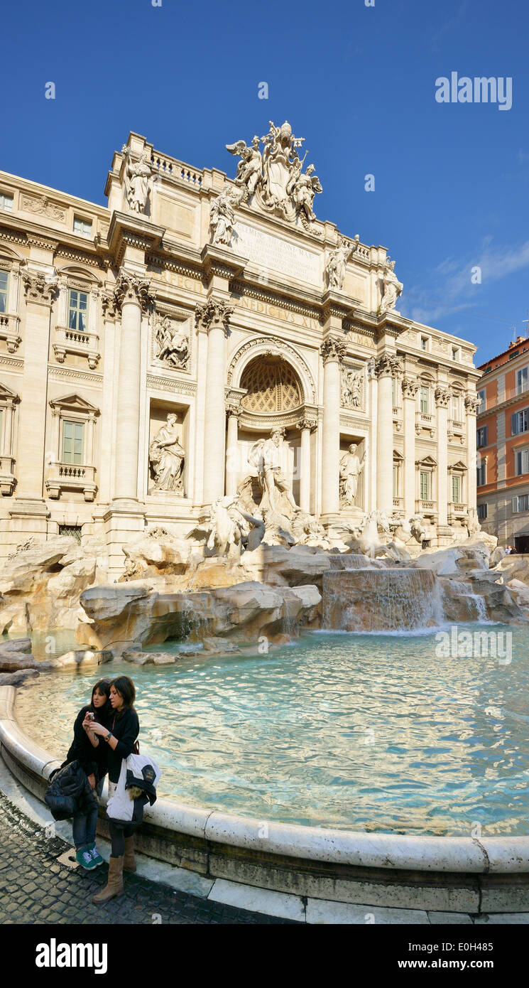La Fontana di Trevi, la Fontana di Trevi, Roma, Sitio del Patrimonio Mundial de la UNESCO Roma, Lacio, Lacio, Italia Foto de stock