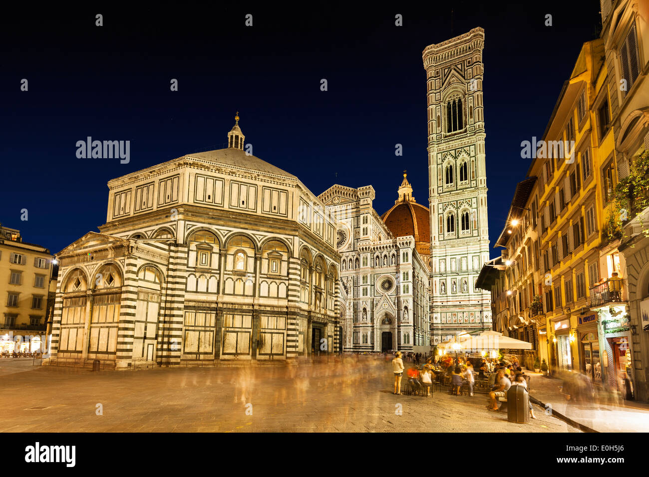 Domo, Catedral de Santa Maria del Fiore, con el campanario de Giotto, el Baptisterio, Piazza Giovanni, Florencia, Toscana, Italia, Europa Foto de stock
