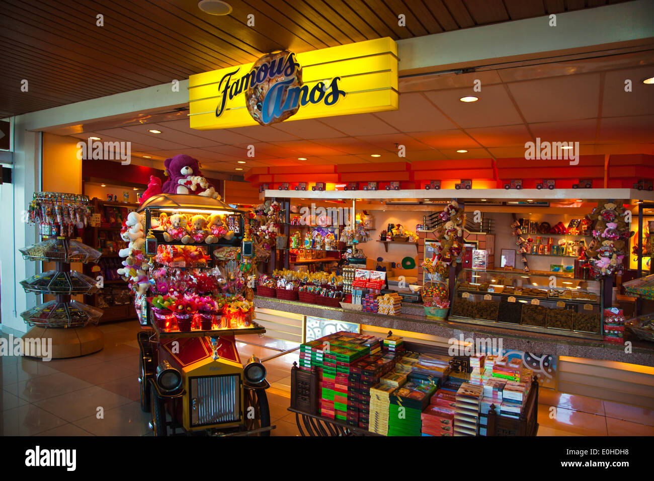 Famoso amos cookie store en el aeropuerto de Singapur. Foto de stock