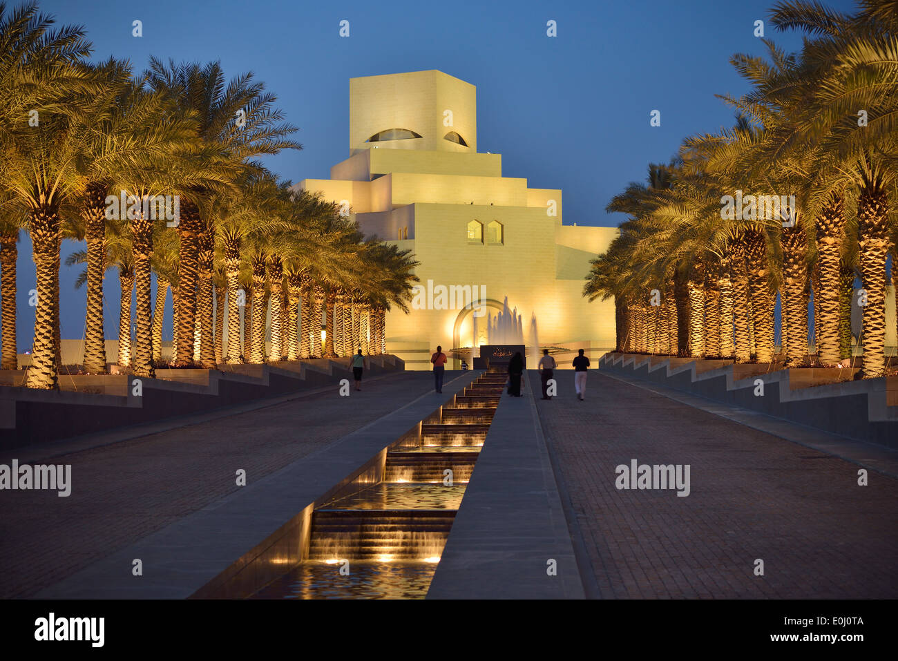 Doha. Qatar. Museo de Arte Islámico, diseñado por I.M.Pei. Foto de stock