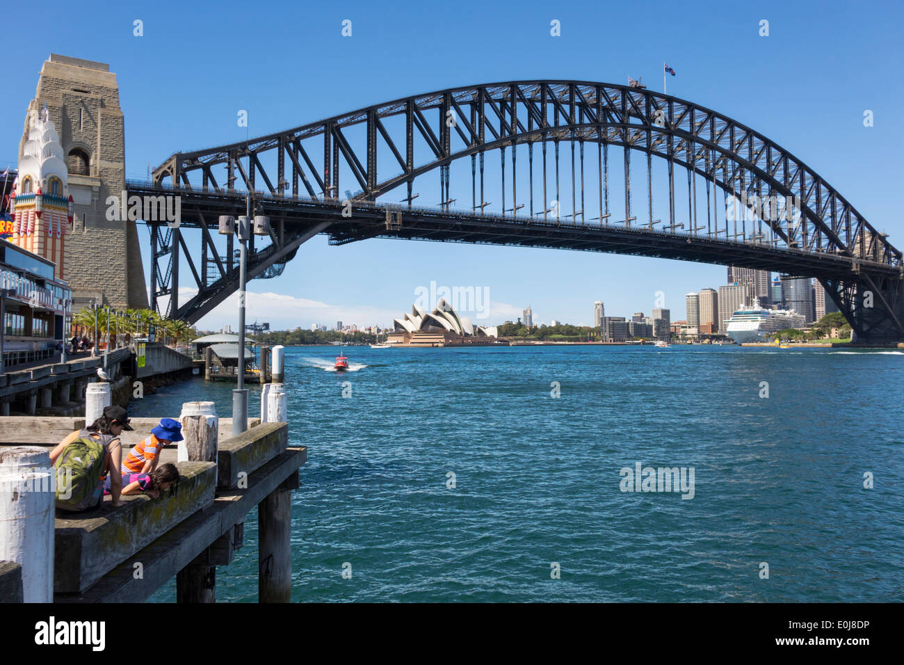 Sydney Australia,Milsons Point,Luna Park,diversión,Harbour Bridge,puerto,Opera House,AU140310075 Foto de stock