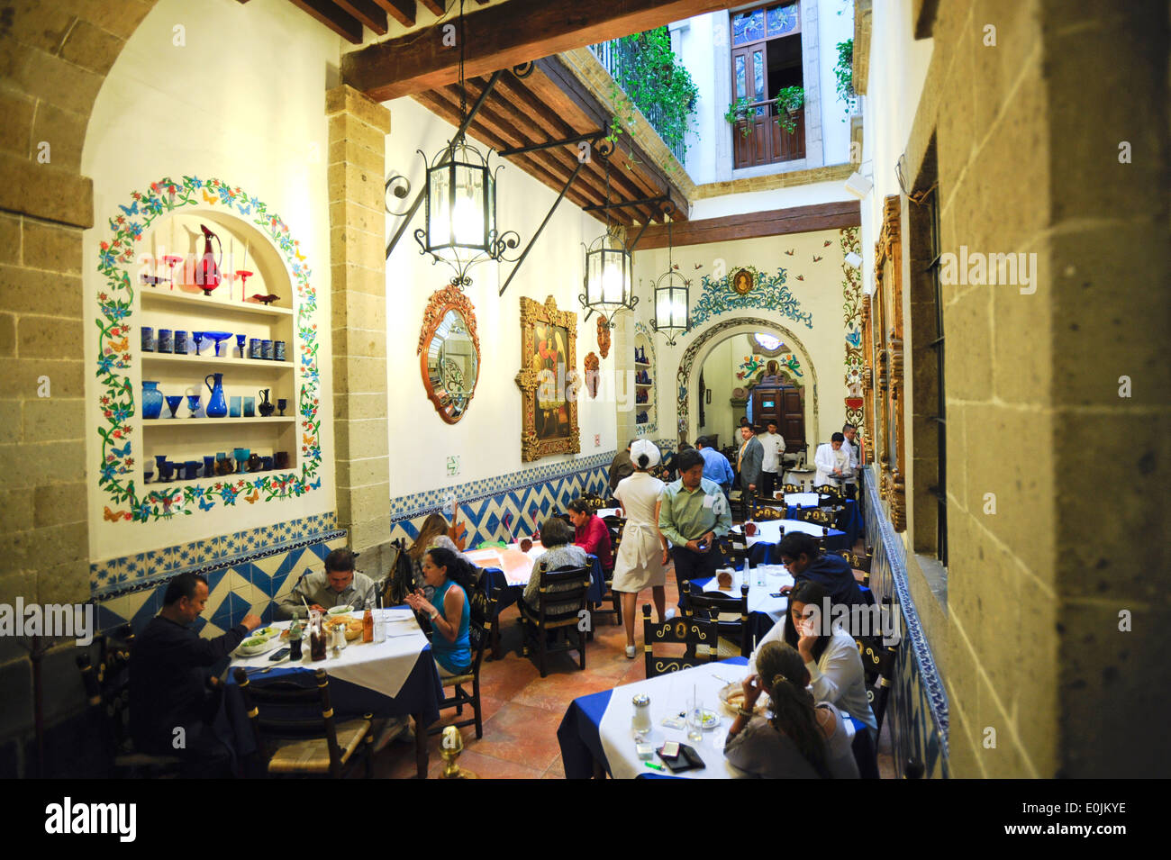 Restaurante Cafe de Tacuba en la Ciudad de México, México y fundada en