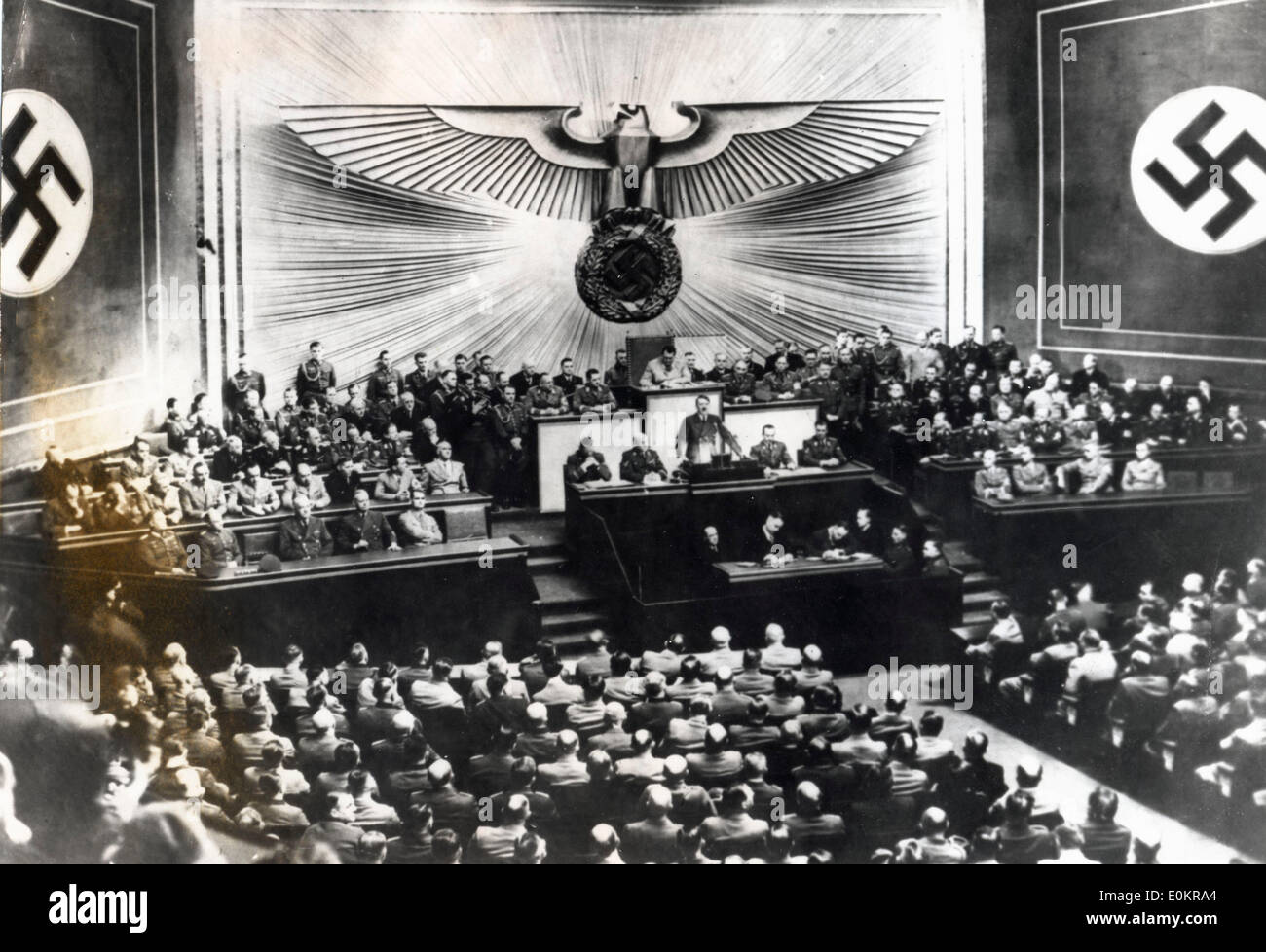 Adolf Hitler hablando a sus seguidores Foto de stock