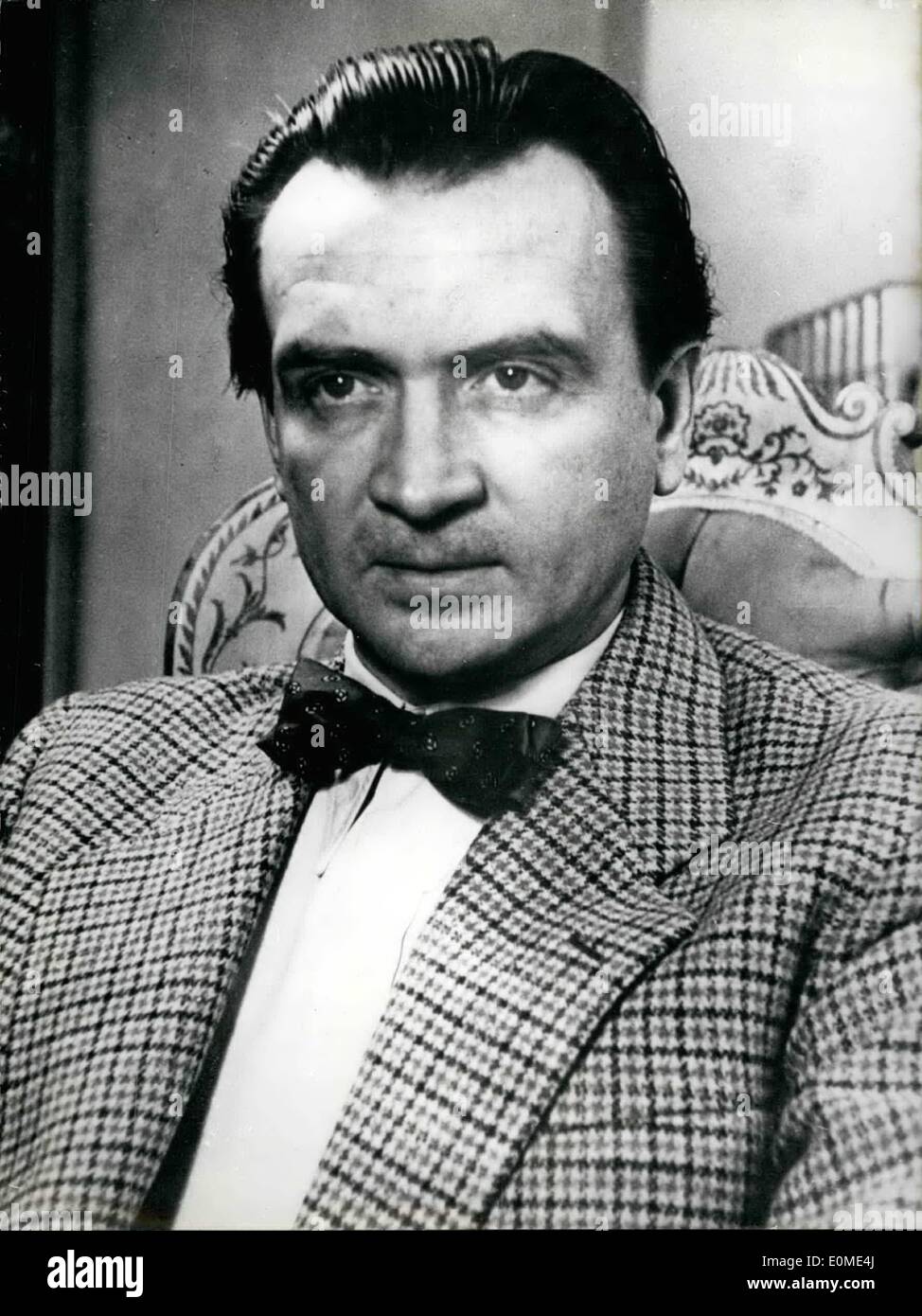 Nov 11, 1954 - Albin Skoda interpreta a Hitler. Sshooting nuevo Hitler de la película ''El último acto'' comienza el 25 de noviembre con el conocido actor Skods Albia en th protagonista; él impersonantes ''Fuhrer'' en sus últimos días en el Búnker de Berlín .Productor :G.W. Pabst, Eruch Romarque Scribt: Martin. Foto de stock