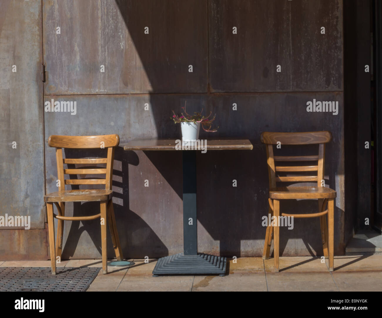 Juego de mesa y sillas de bar de madera de hierro, mesa y sillas de cocina, mesas  altas y taburetes de bar, mesas de bar altas de madera oscura - AliExpress