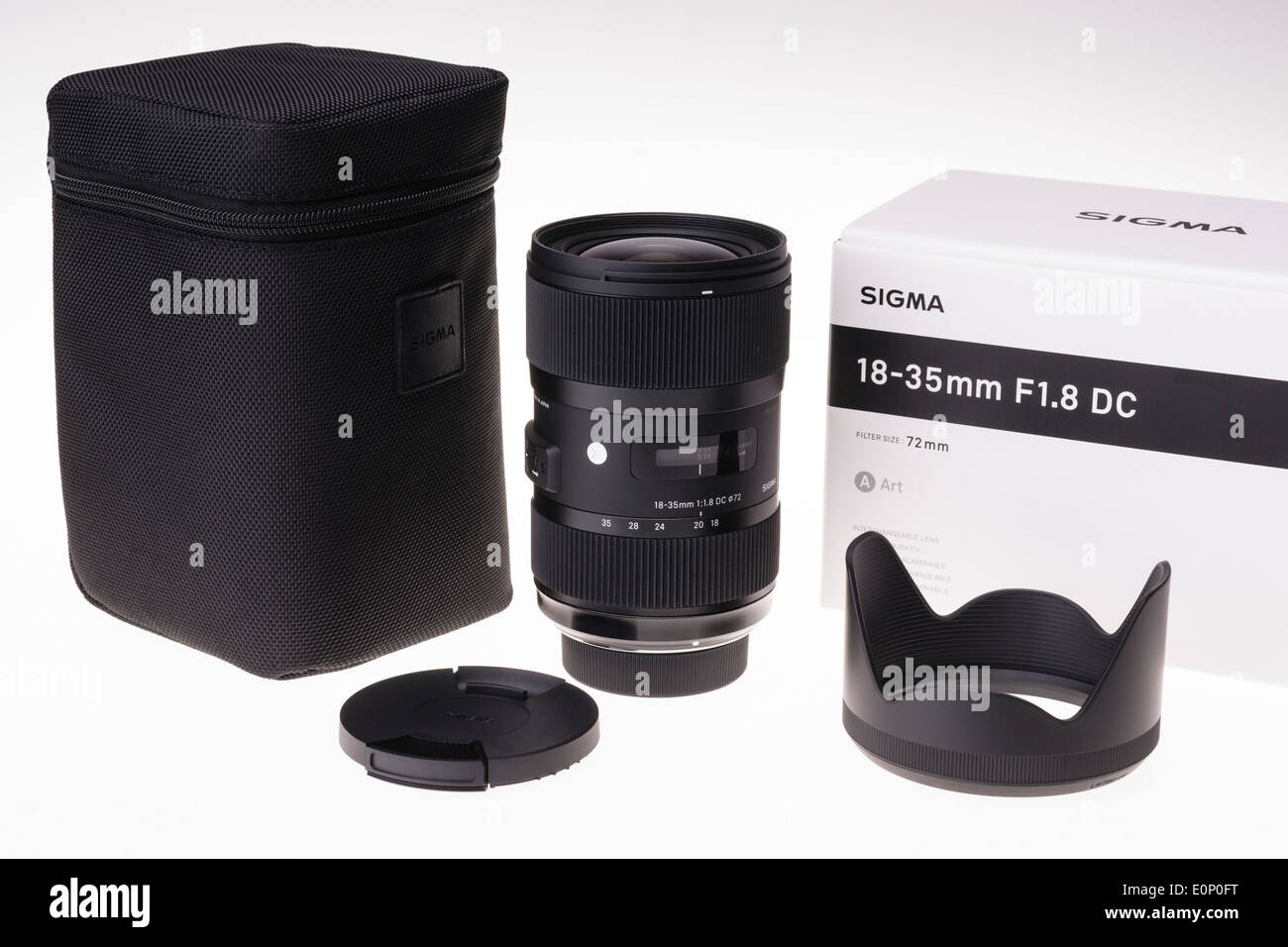 Sigma 18-35mm f/1.8 lente de zoom de gran angular rápido Foto de stock