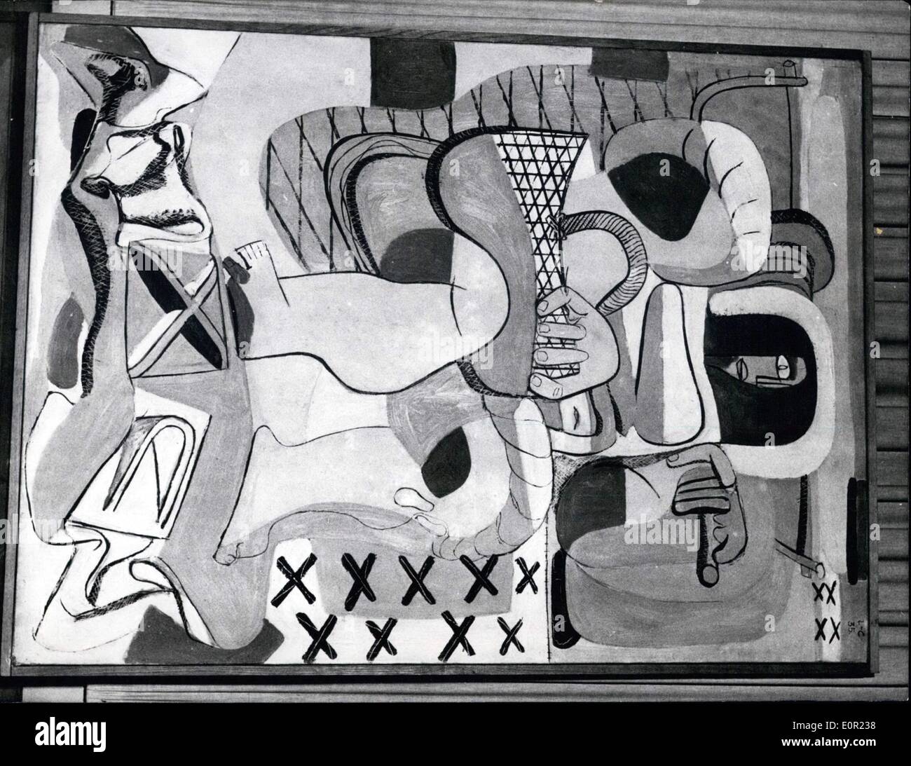 Octubre 10, 1957 - ''Totem'' (hecha de madera de color natural, altura de 4 pies) Le Corbusier Exposición en Munich Le Corbusier: La exposición se inaugurará el 4 de octubre de 1957, en la Haus der Kunst (Casa de Arte). Esta exposición tuvo lugar por primera vez durante la Interbau en Berlín. Le Corbusier, cuyo verdadero nombre es Charles Eduard Jeanmeret, nació en octubre de 6,1887 en La Chaux de Fonds. Debido a su extraordinario talento en el arte, fue admitido a la Art-Academy de su ciudad natal cuando apenas tenía 14 años y recibió su primer encargo de construir una mansión cuando tenía 18 Foto de stock