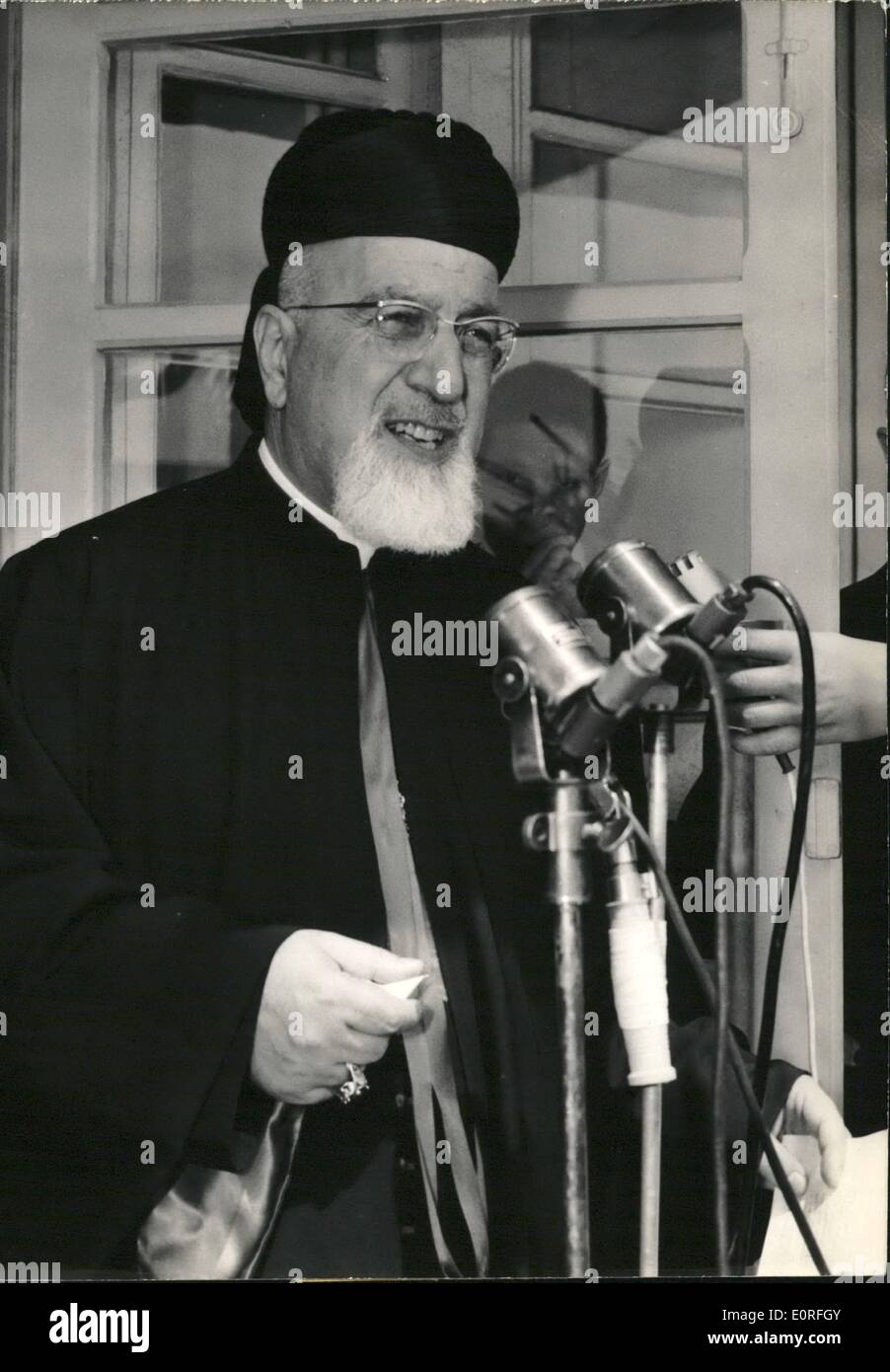Mayo 05, 1959 - Patriarca de Antioquía sobre la visita a París: Su Beatitud Mons. Meouchi, el patriarca maronita de Antioquía y de todo Foto de stock