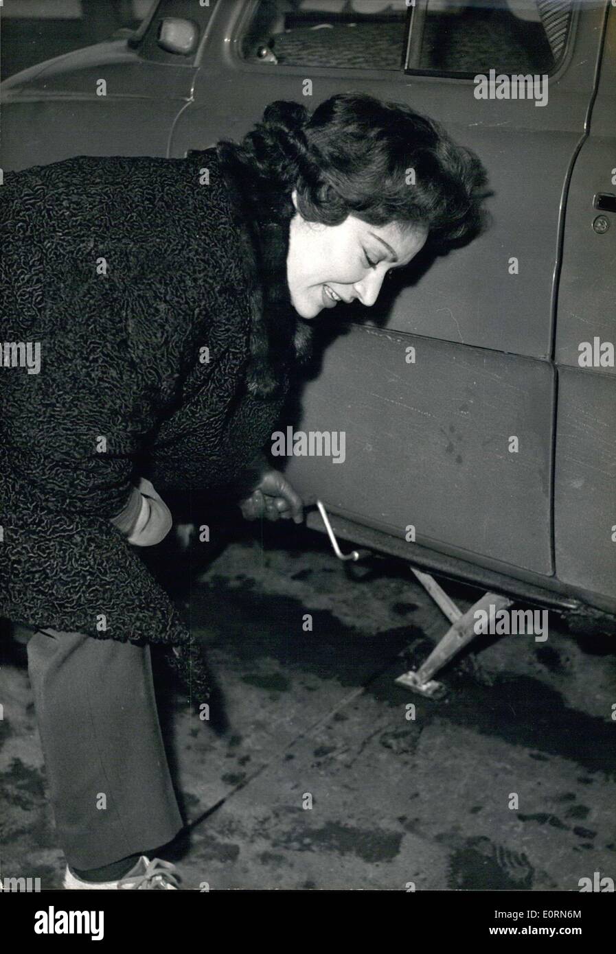 El 16 De Enero 1960 Louisette Texier Participante En Monte Carlo Carrera De Autos Con Coche Ess C El 16 De Enero 1960 Louisette Texier Participante En Monte Carlo Carrera De Autos Con Coche Ess C