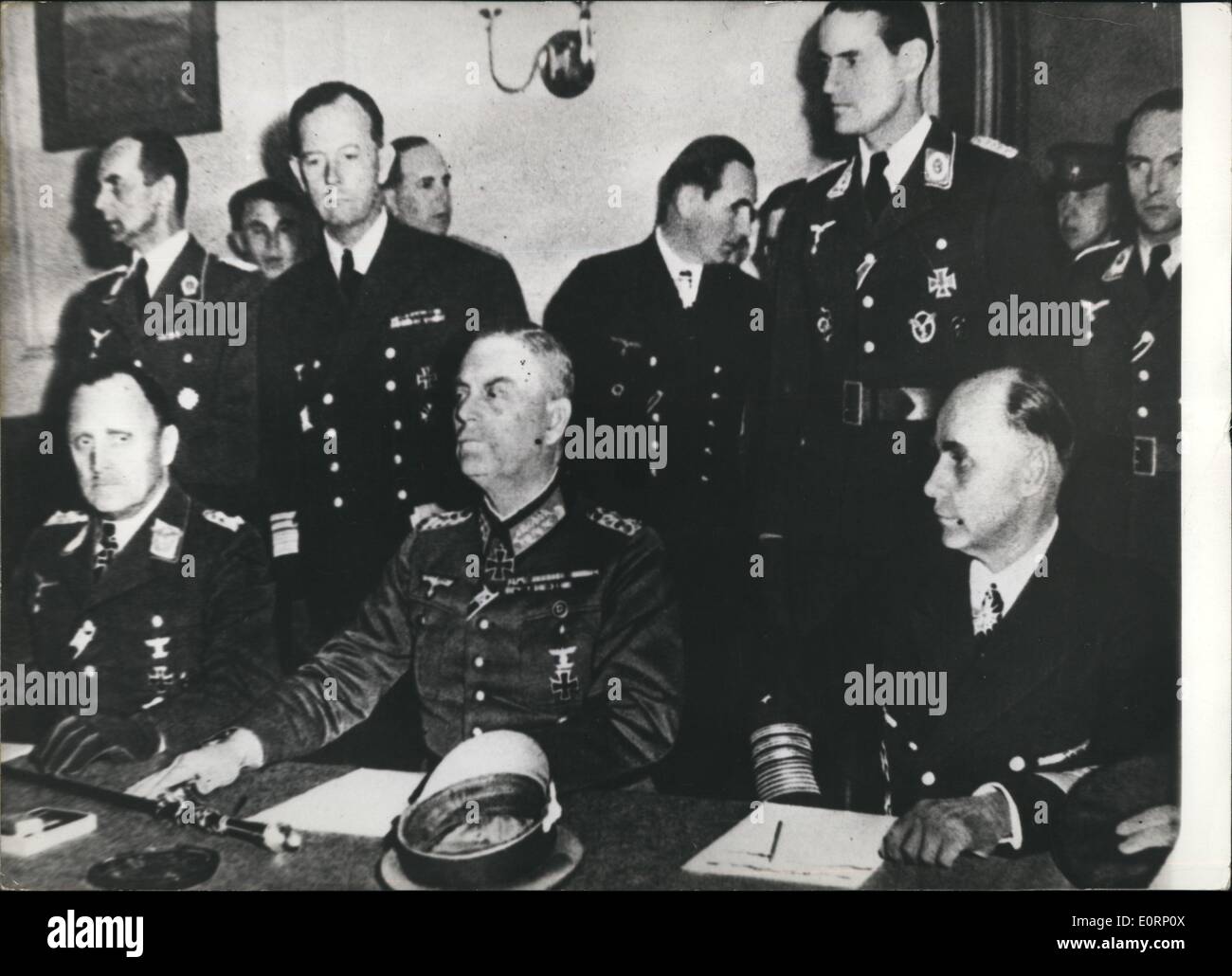Abril 04, 1960 - Para el 15º aniversario del final de la Primera Guerra  Mundial : En mayo de 7ª/8ª, 1945, la segunda guerra mundial terminó con  Fotografía de stock - Alamy