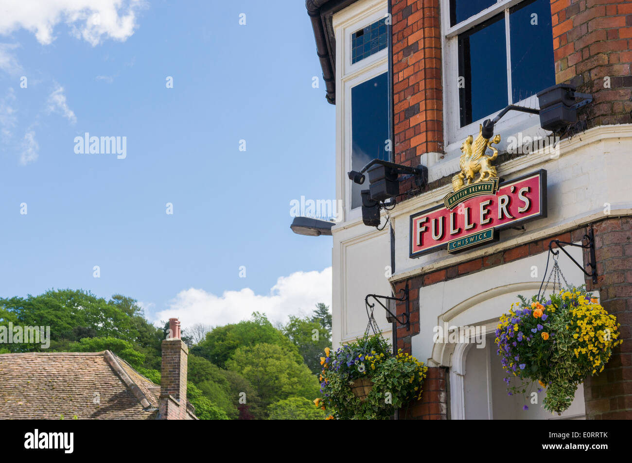Cervecería Fullers logotipo en un pub, Inglaterra, Reino Unido. Foto de stock