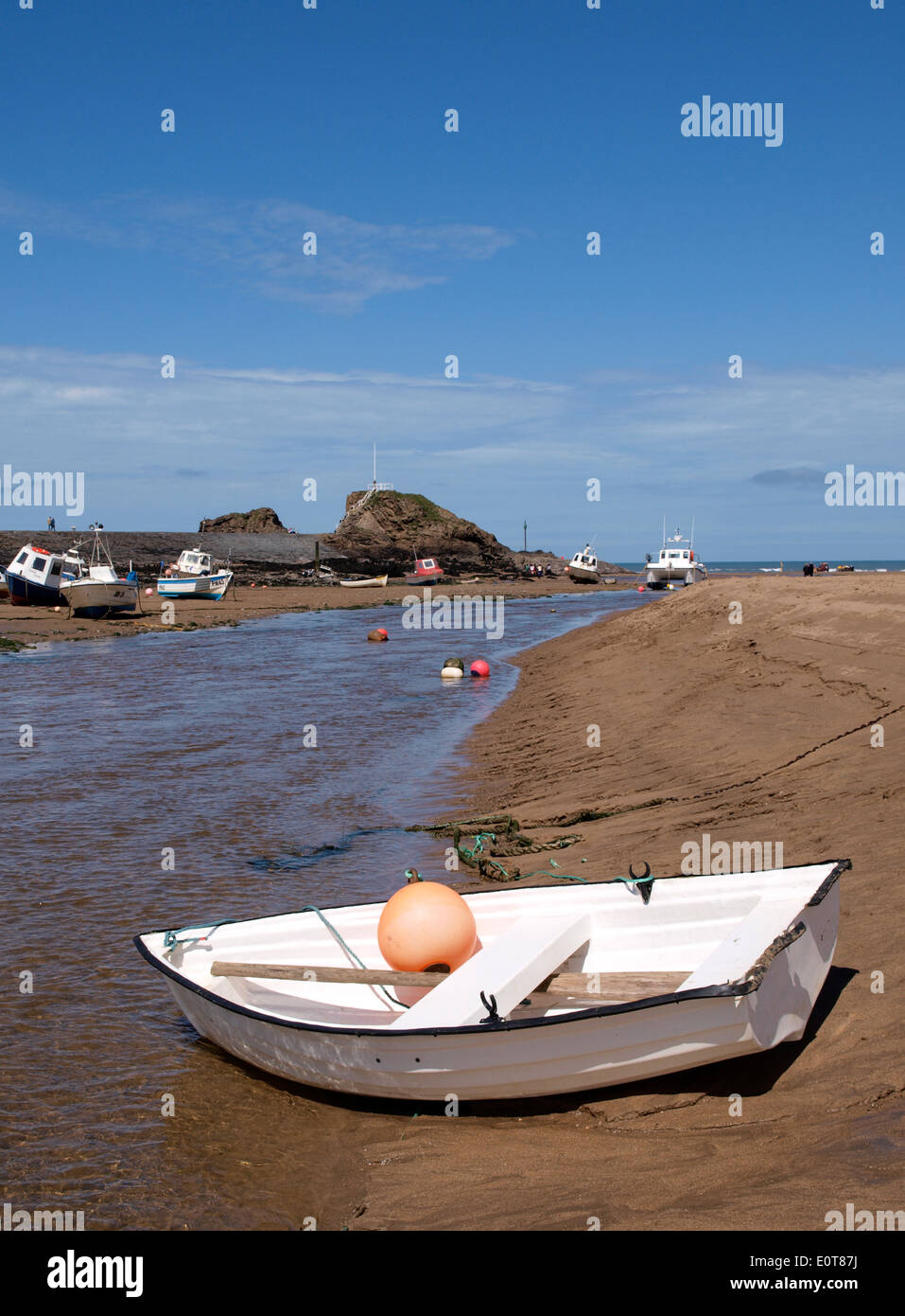 Playa Summerleaze donde el río se encuentra con el mar, Neet Bude, Cornualles, en el REINO UNIDO Foto de stock
