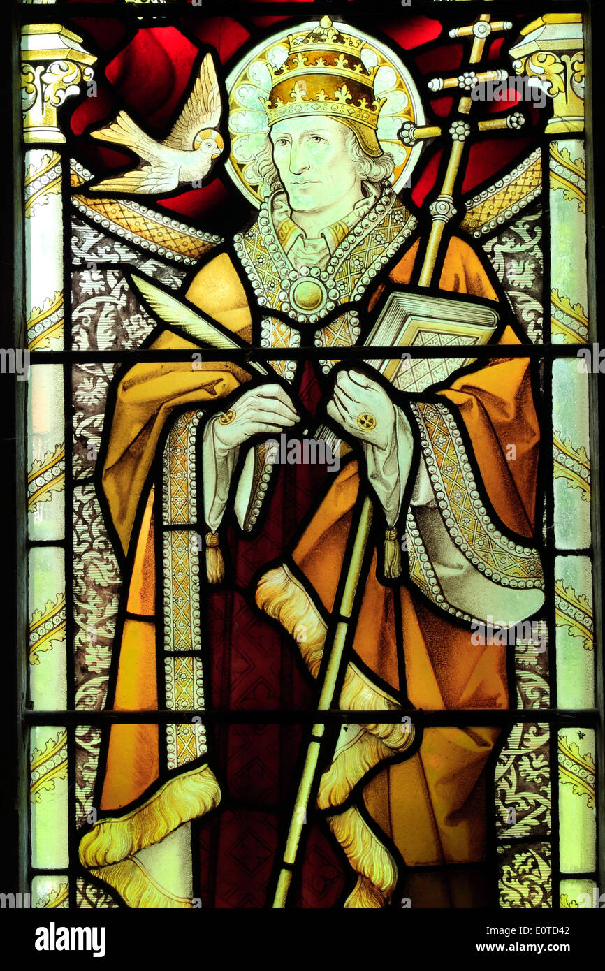 El Papa san Gregorio, uno de los cuatro doctores latinos, vidriera de Heaton, Butler & Bayne, c.1890, West Newton, Norfolk Foto de stock