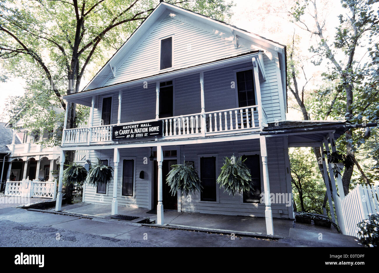 La casa de América del notorio templanza abogado Carrie nación puede verse en Steele Street en los Ozarks ciudad de Eureka Springs, Arkansas, Estados Unidos. Foto de stock