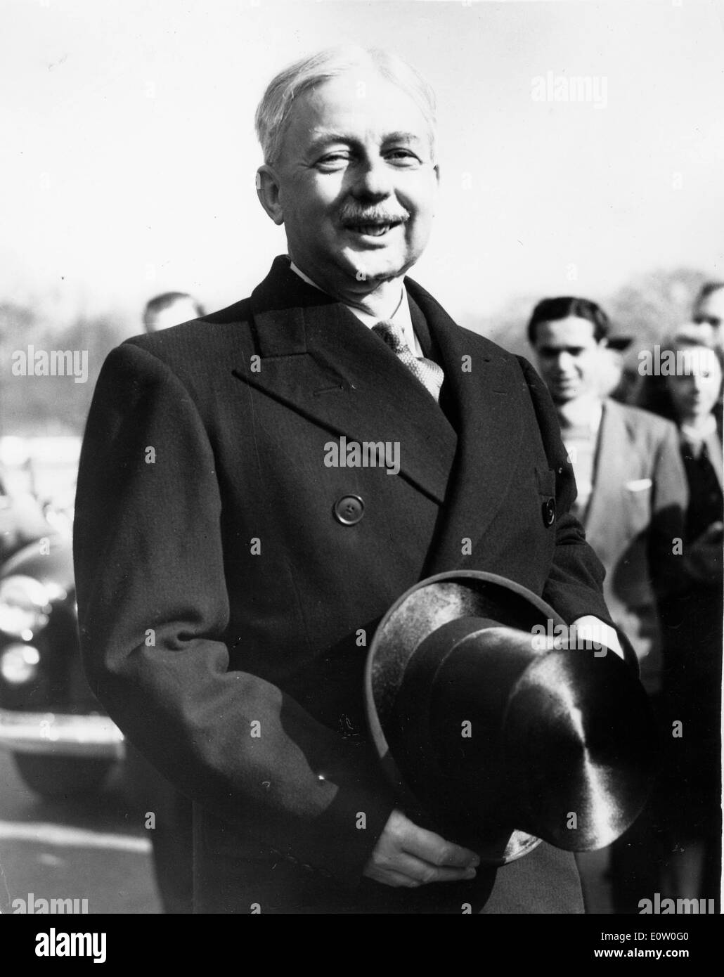 El Teniente General John Glubb en ropa formal Foto de stock