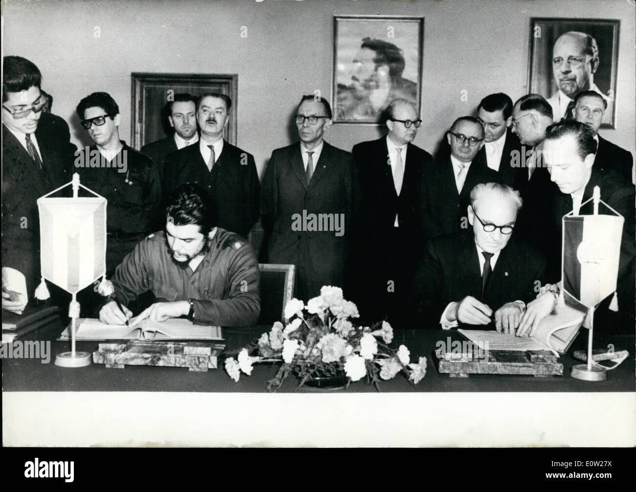 Diciembre 12, 1960 contrato comercial entre Cuba y EastGermany signos En EastBerlin, 17 de
