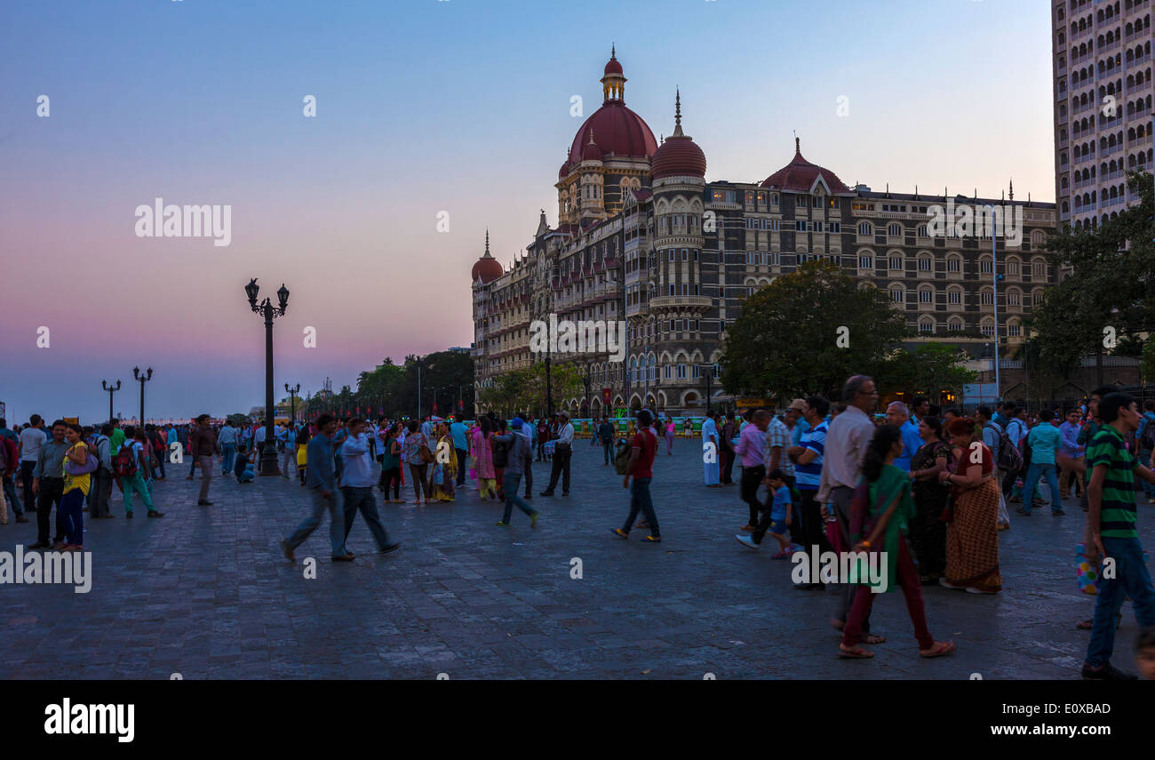 El Hotel Taj Mahal al atardecer, Mumbai, India Foto de stock