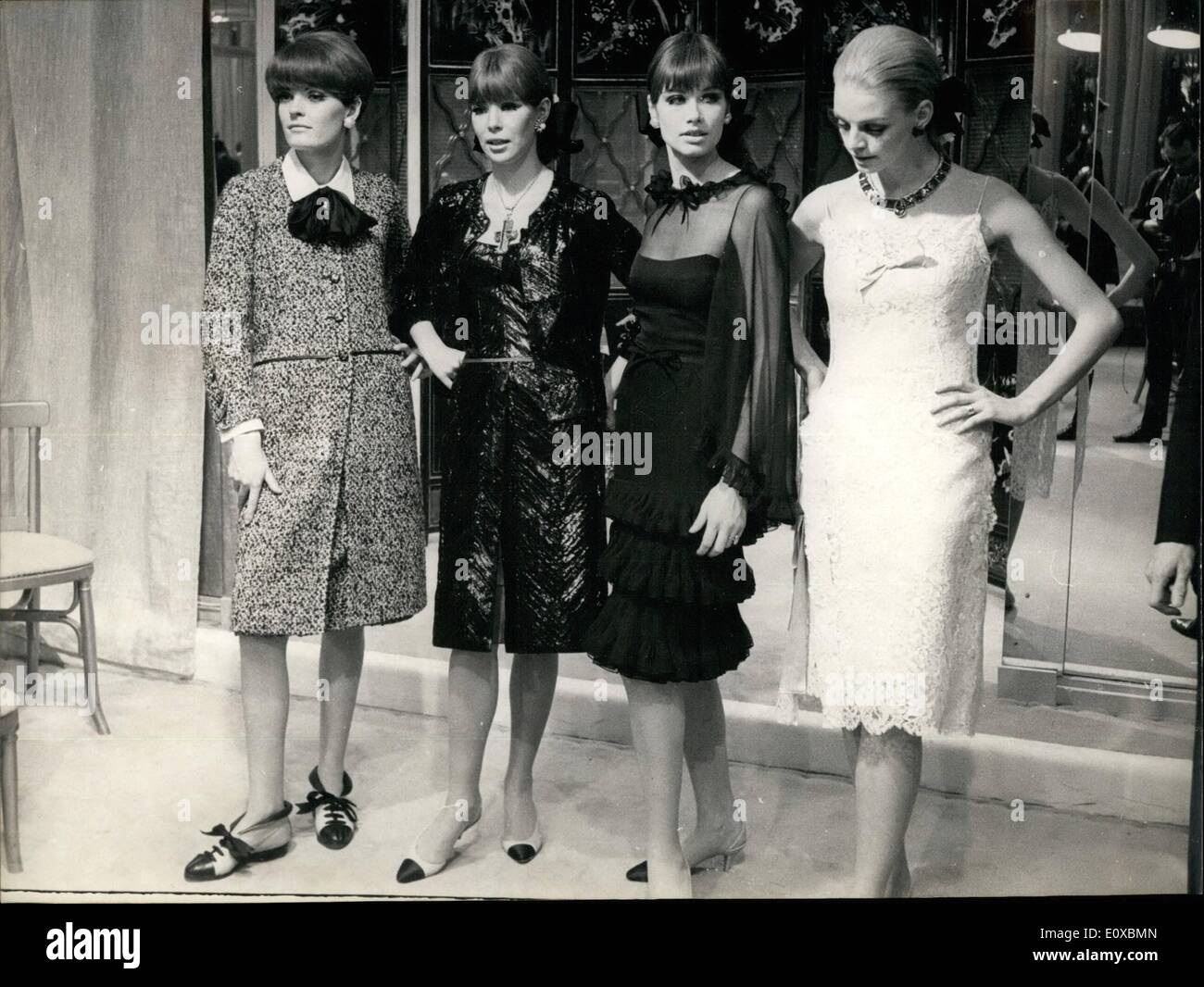 Chanel muestra los vestidos que deben llevar las mujeres elegantes