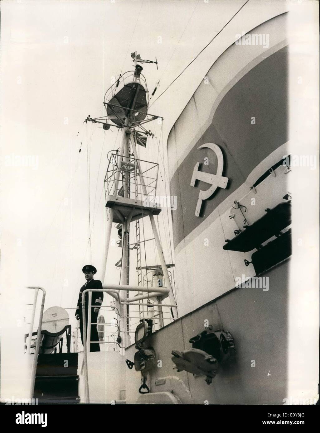 Febrero 02, 1969 - el buque ruso Persey III, 3.800 toneladas, diseñado para estudiar el comportamiento de los peces y de sus condiciones ambientales, ha atracado en el Shoreham para una visita de buena voluntad para que coincidiera con la primera exposición internacional de oceanología en Brighton. La exposición está abierta por el Sr.Benn, Ministro de tecnología. El Persey III, que será en el hotel Shoreham durante una semana, pertenece al Instituto de Investigación Polar de la pesca marina y oceanografía en Murmansk. Su equipamiento incluye una sección de buceo y un laboratorio equipado con una cámara de descompresión Foto de stock
